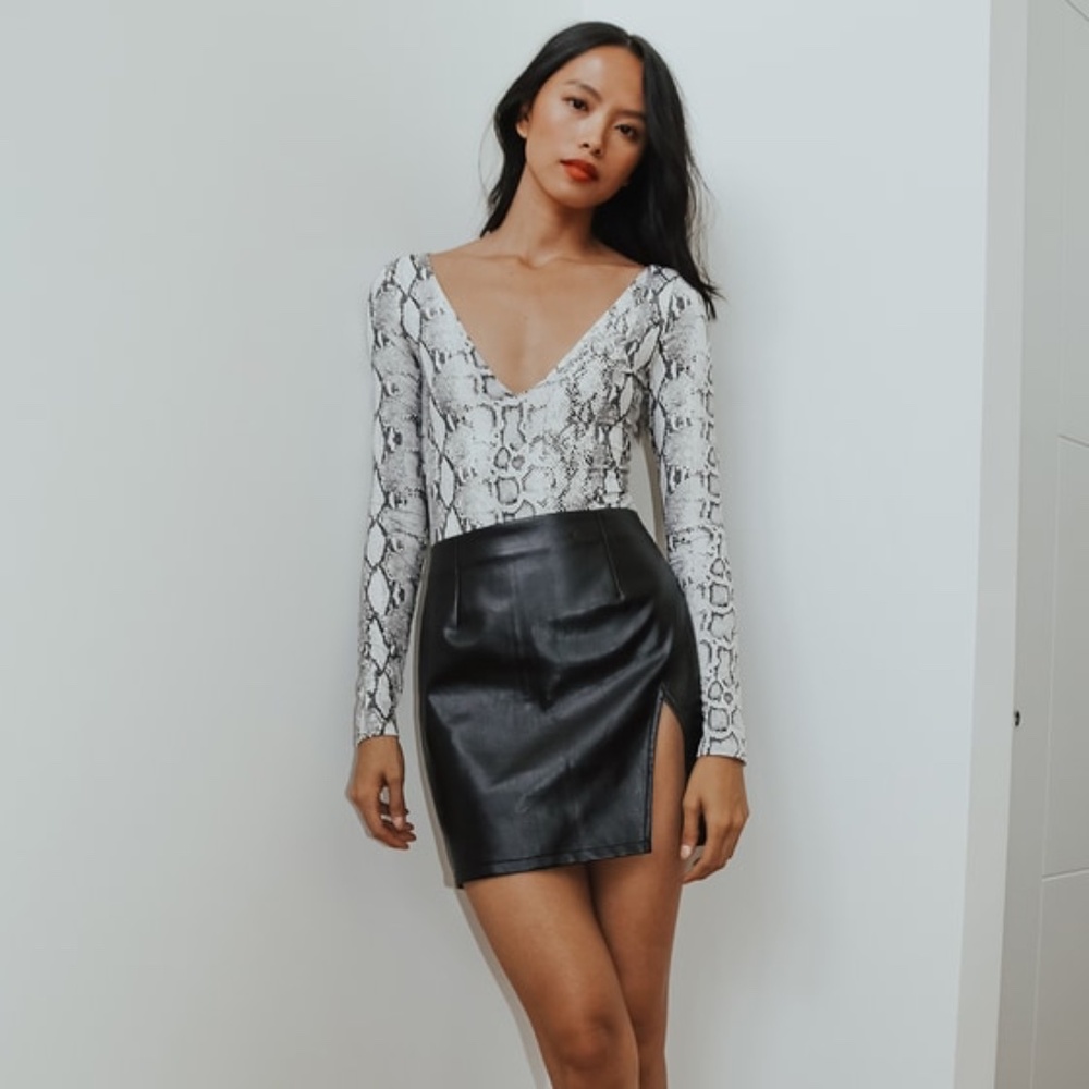 Lulus Black Vegan Leather Mini Skirt - Size XS
